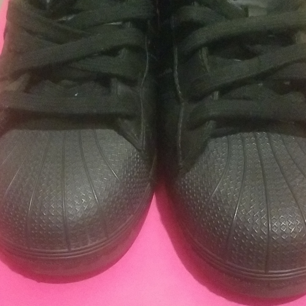 ALl BLACK ADIDAS SUPERSTAR